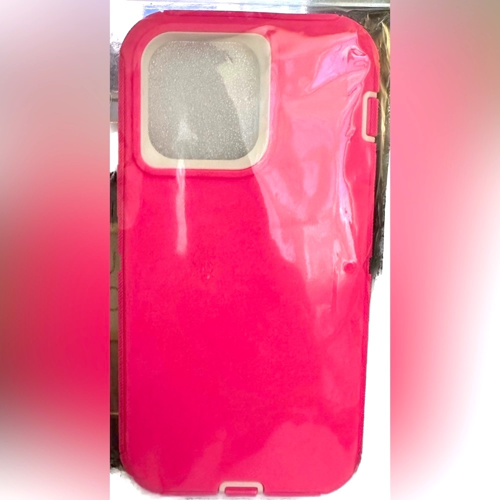 3 iPhone 14 Pro Max cases.